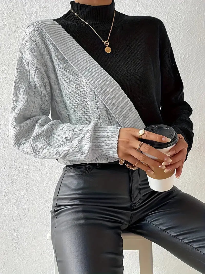 Giulia Trui | Asymmetrische Trui met Contrasterende Kleuren en Moderne Flair