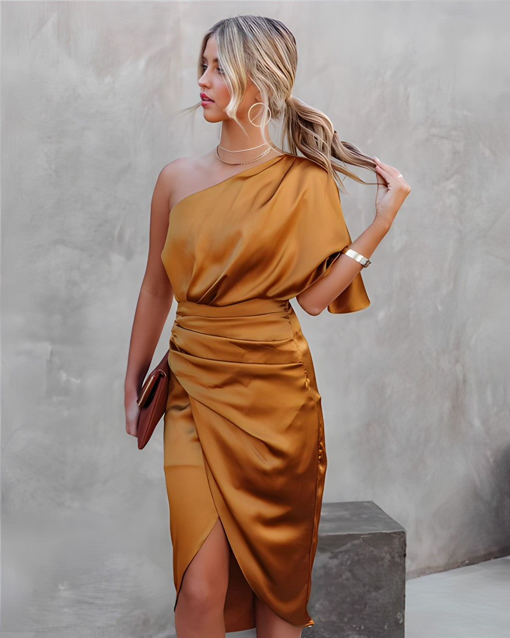 Allegra Feestjurk | One-Shoulder Zijde Jurk met Irreguliere Zoom en Bodycon Fit