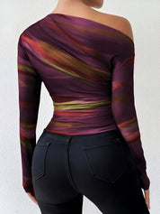 Elena Marble Top | Dames T-shirt met Asymmetrische Halslijn en Uniek Marmerkleurig Plooieffect