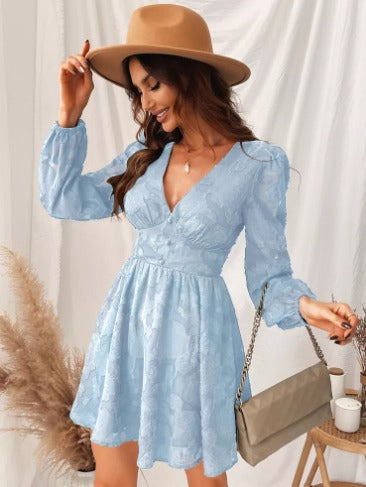 Anna Jurk | Satijnen Jurk met Pofmouwen, Diepe V-Hals en Flatterende Pasvorm