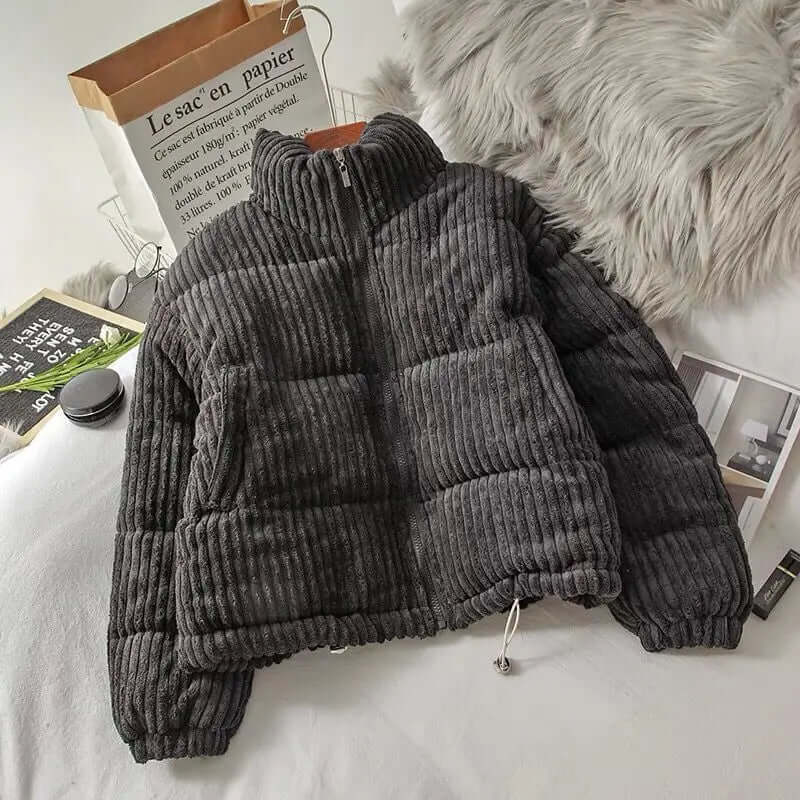 Alessia Corduroy Jacket | Oversized Quilted Damesjas met Hoge Kraag en Relaxte Pasvorm