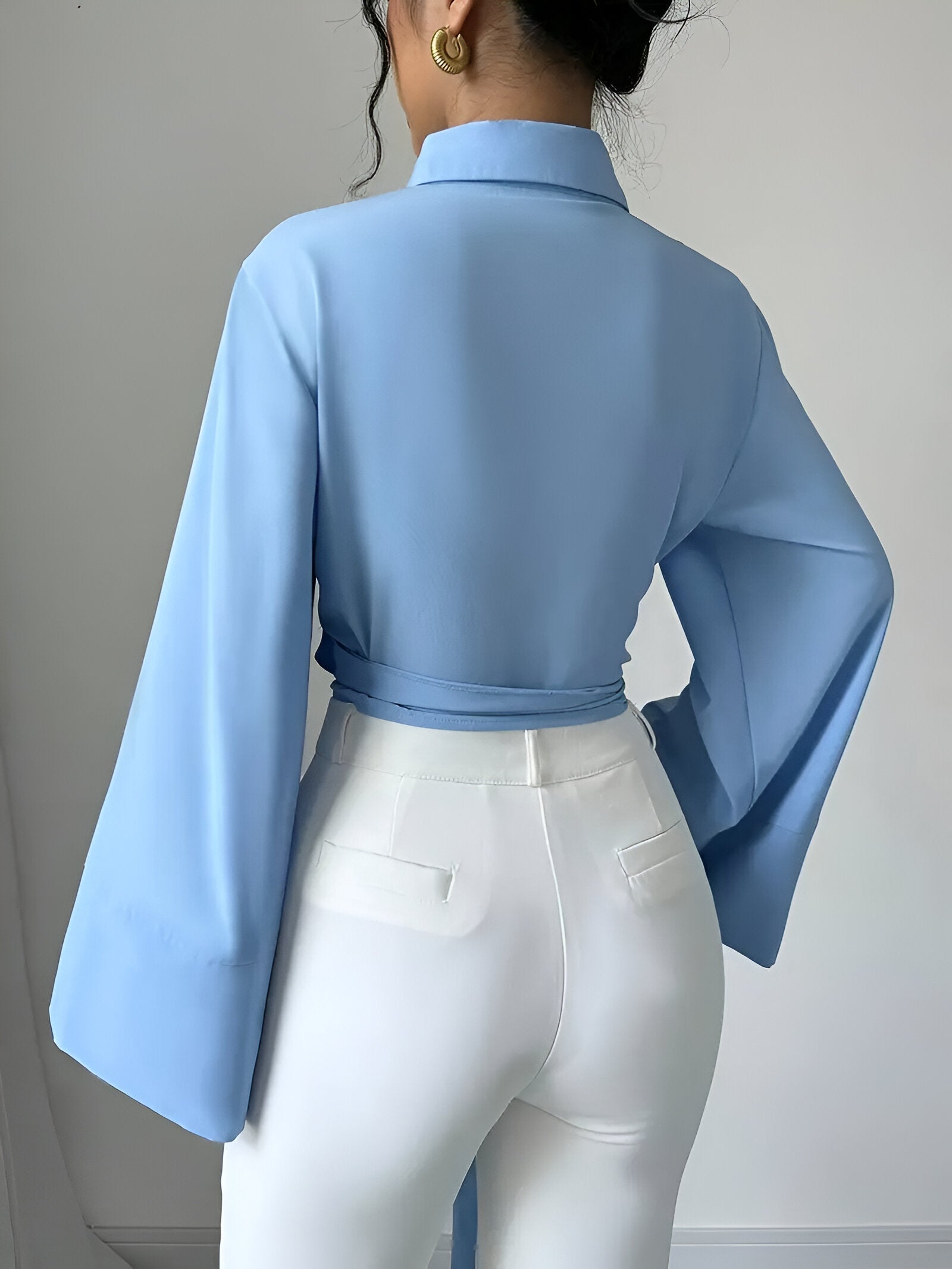 Bodi Crop Top | Rechte Halslijn met Klokkende Mouwen en Vrouwelijk Strikdetail