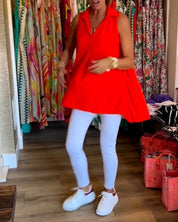 Lucia Blouse | Mouwloze Zomerblouse met V-Hals, Losse Pasvorm en Plooiachterkant