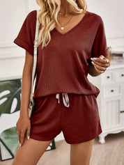 Alina Set | Effen Tweedelige Dames Set met V-Hals Shirt en Comfort Short