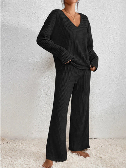 Lena Set | Gebreide Dames Loungewear Set met V-hals en Luchtige Pasvorm voor de Lente