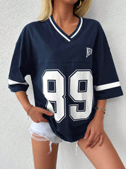 Raffaella Shirt | Oversized Varsity Shirt met ‘89’-Print en Sportieve V-Hals