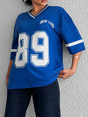 Raffaella Shirt | Oversized Varsity Shirt met ‘89’-Print en Sportieve V-Hals