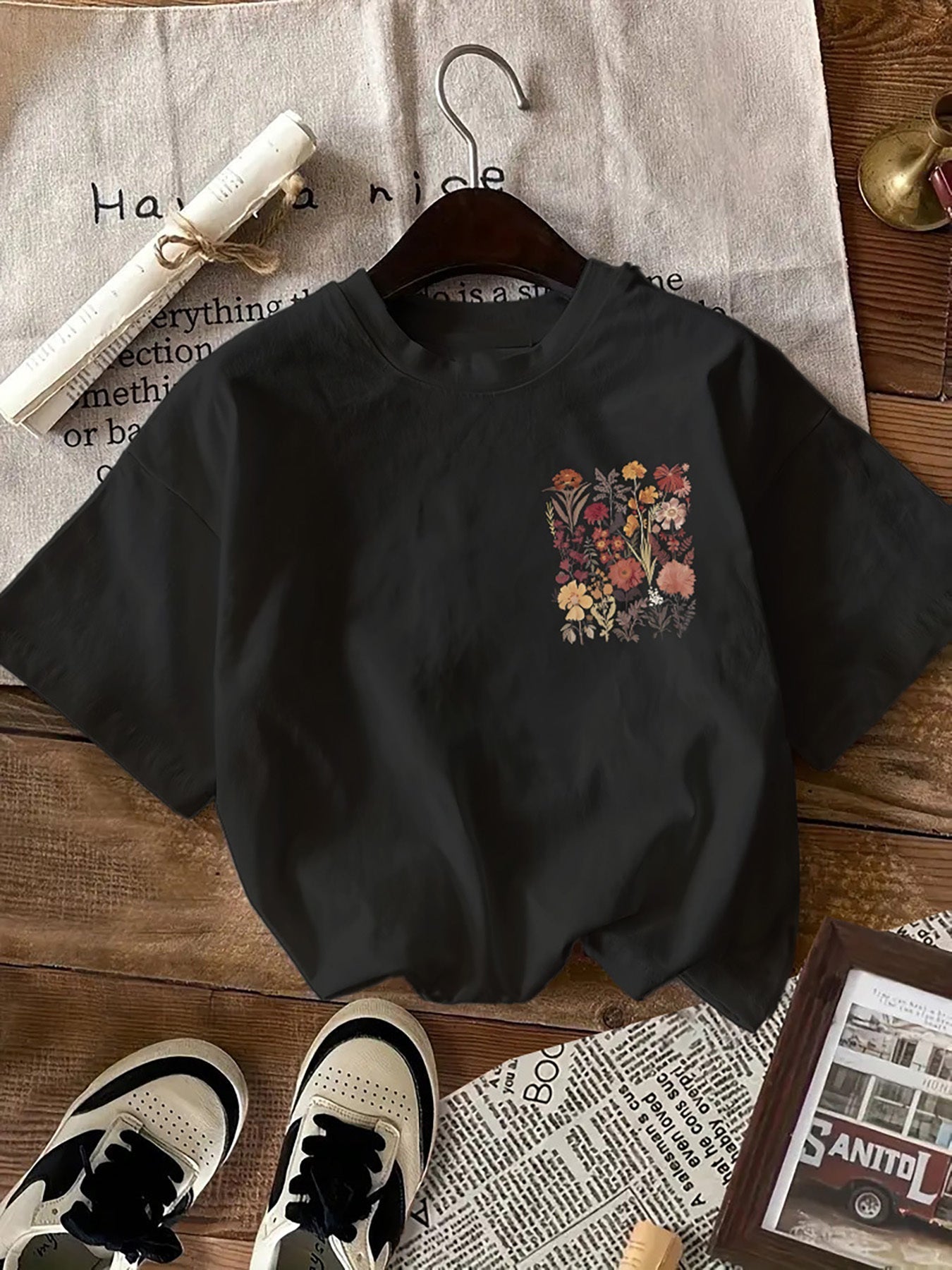 Shaney | T-shirt Dames met Korte Mouwen en Bloemenprint - Casual, Oversized en Streetstyle - Zwart