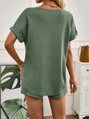 Alina Set | Effen Tweedelige Dames Set met V-Hals Shirt en Comfort Short