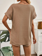 Alina Set | Effen Tweedelige Dames Set met V-Hals Shirt en Comfort Short