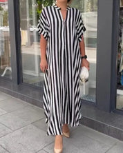 Valentina Jurk | Gestreepte Maxi Damesjurk met V-Hals en Oversized Pasvorm