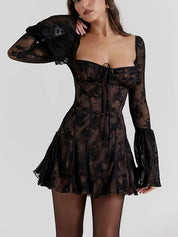 Andi Jurk | Kanten Avondjurk met Korsetdetails en Verfijnde Pasvorm