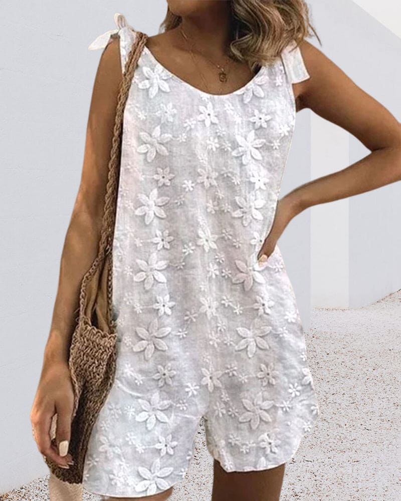 Dana - Ontspannen jumpsuit met kanten bloemmotief