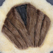 Ariana Faux Fur Cape | Elegant Dames Cape van Zacht Imitatiebont voor Feestelijke Gelegenheden
