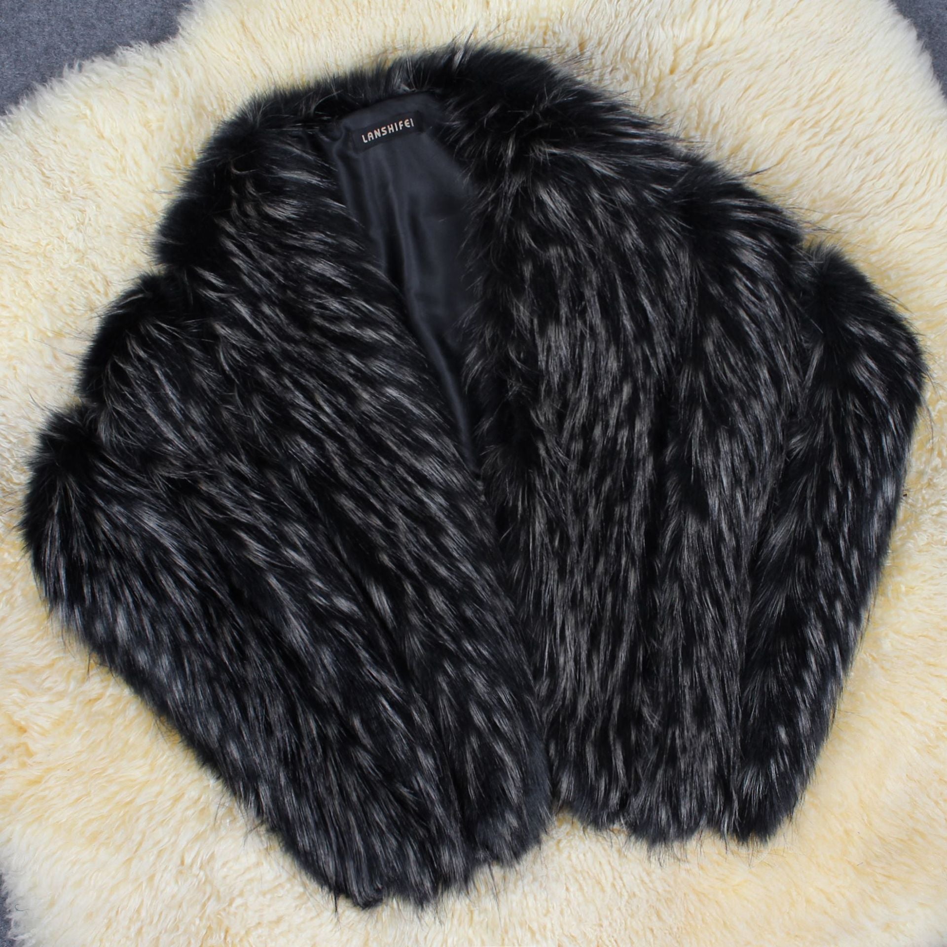 Ariana Faux Fur Cape | Elegant Dames Cape van Zacht Imitatiebont voor Feestelijke Gelegenheden