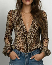 Luipaardprint Blouse Dames met V-hals en Ruches, Luchtige Chiffon Stof - Vivienne Marceau
