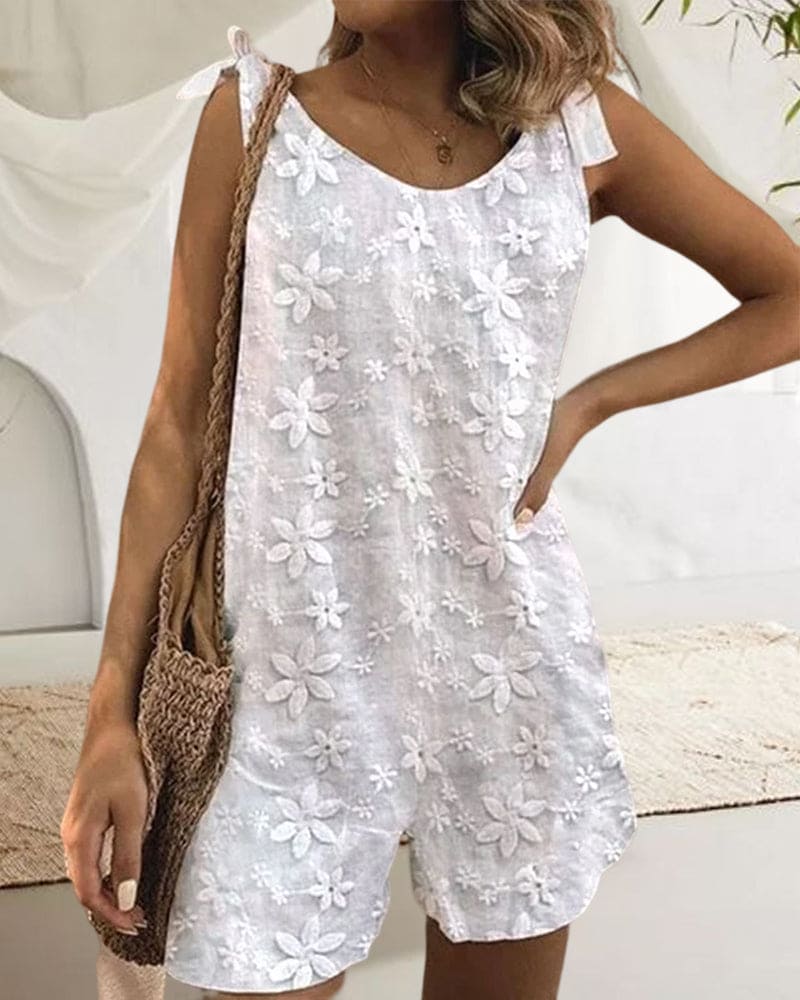 Dana - Ontspannen jumpsuit met kanten bloemmotief