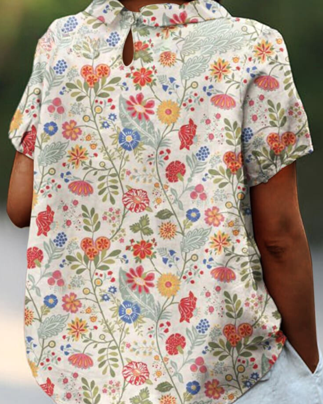Addison Blouse | Zomerse Damesblouse met Bloemenprint en Poppenkraag