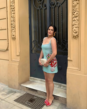 Giulia Mini Jurk | Lichtblauwe Kralenjurk met Elegante Pasvorm en Mediterrane Flair