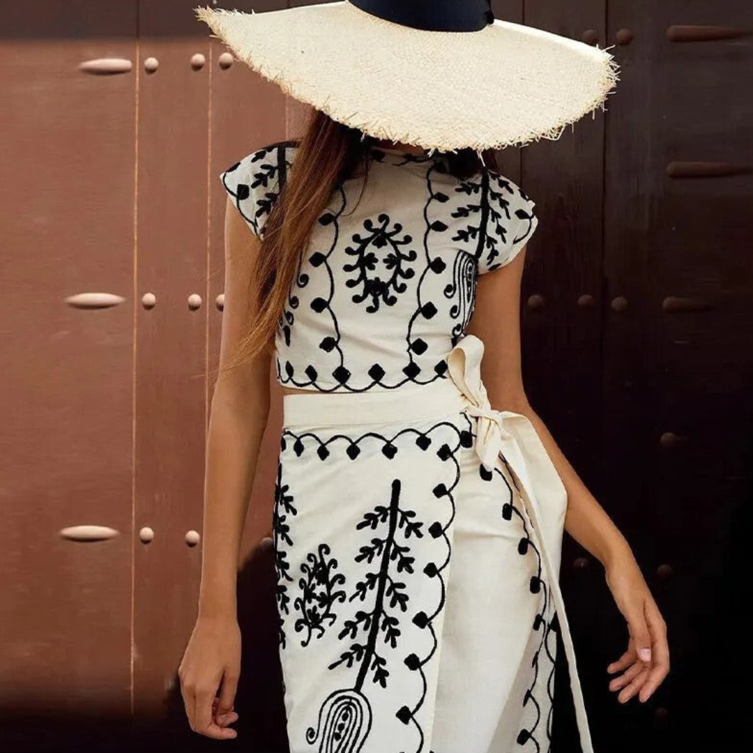 Airell Set | Tweedelige Zomerset met Elegante Blouse en Wikkelrok