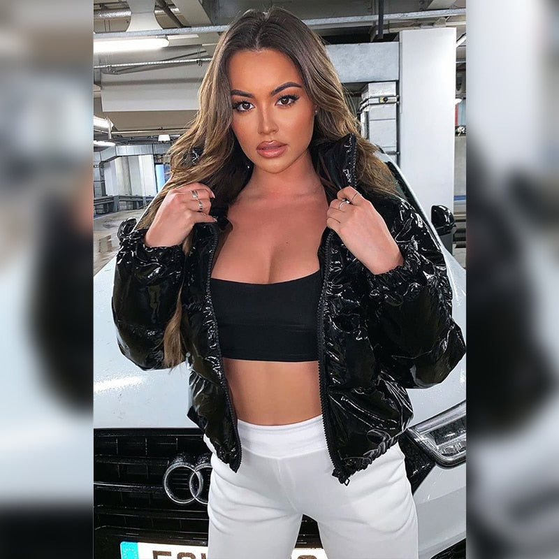 Awiti Cropped Pufferjas | Glanzende PU-Leren Winterjas met Edgy Look