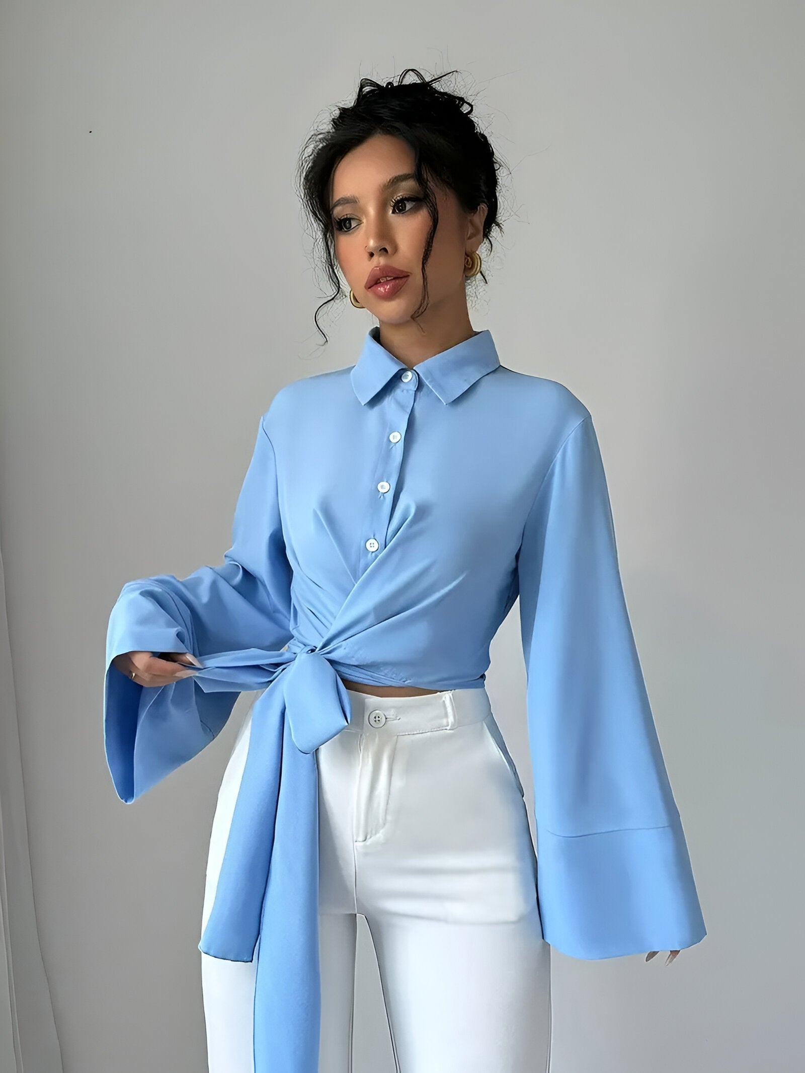 Bodi Crop Top | Rechte Halslijn met Klokkende Mouwen en Vrouwelijk Strikdetail