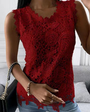 Nina - Elegante blouse in een effen kleur met kant