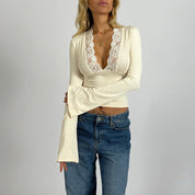 Celeste Lace Top | Dames Top met Verfijnde Kantdetails en Flatterende Pasvorm