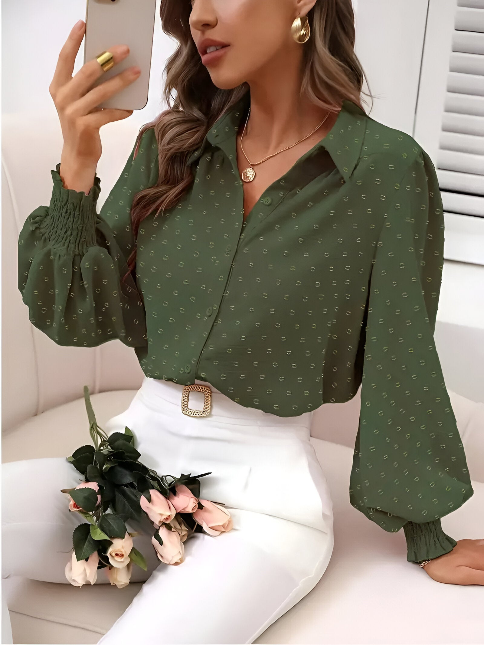 Bonnie Blouse | Losvallende Blouse met Swiss Dot Dessin en Lantaarnmouwen