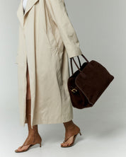 Amelise Tote | Luxe dames tas van suède met gouden details en ruim design