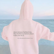Aurelia Hoodie | "Dear Person Behind Me" Trui met Positieve Boodschap en Comfortabele Pasvorm