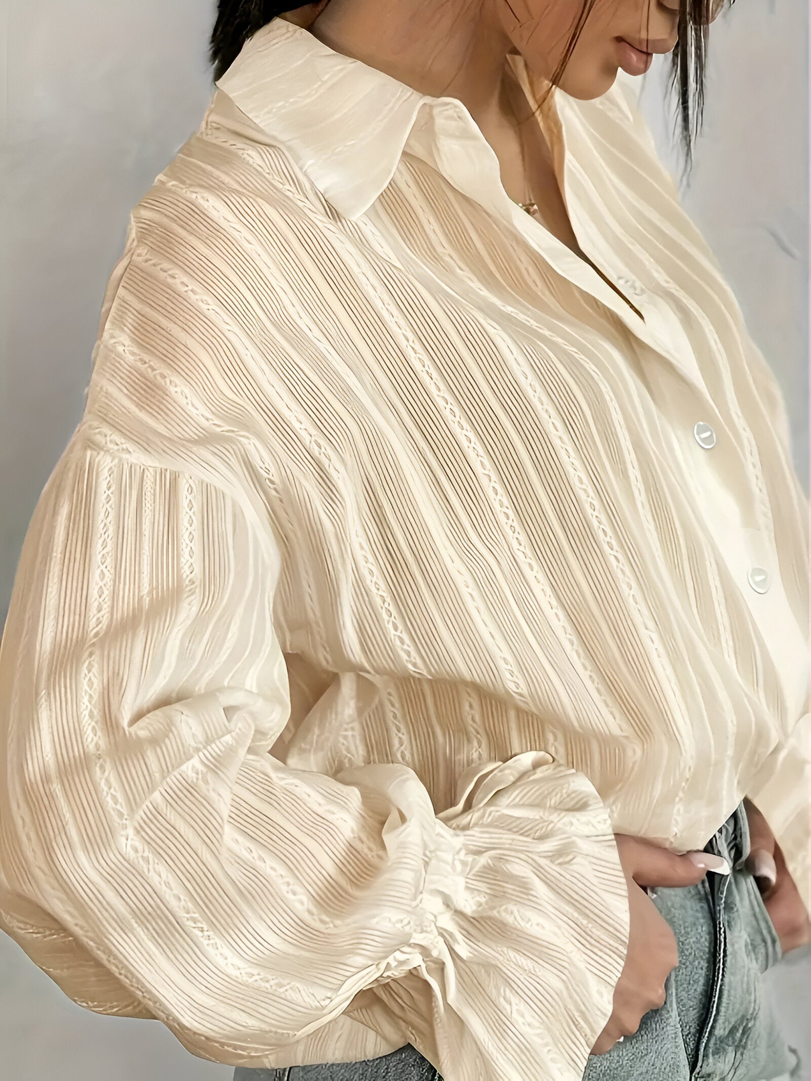 Benja Overhemd | Dames overhemd met geborduurde kraag en elegante knoopsluiting