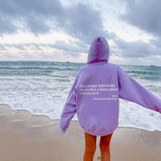 Aurelia Hoodie | "Dear Person Behind Me" Trui met Positieve Boodschap en Comfortabele Pasvorm