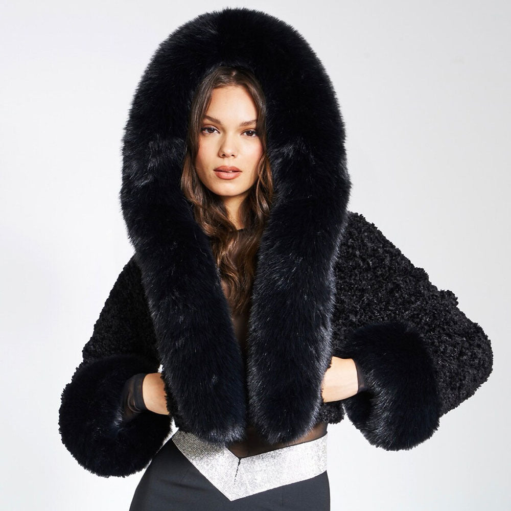 Aurora Jas | Dames cropped faux fur jas met luxe uitstraling en moderne pasvorm
