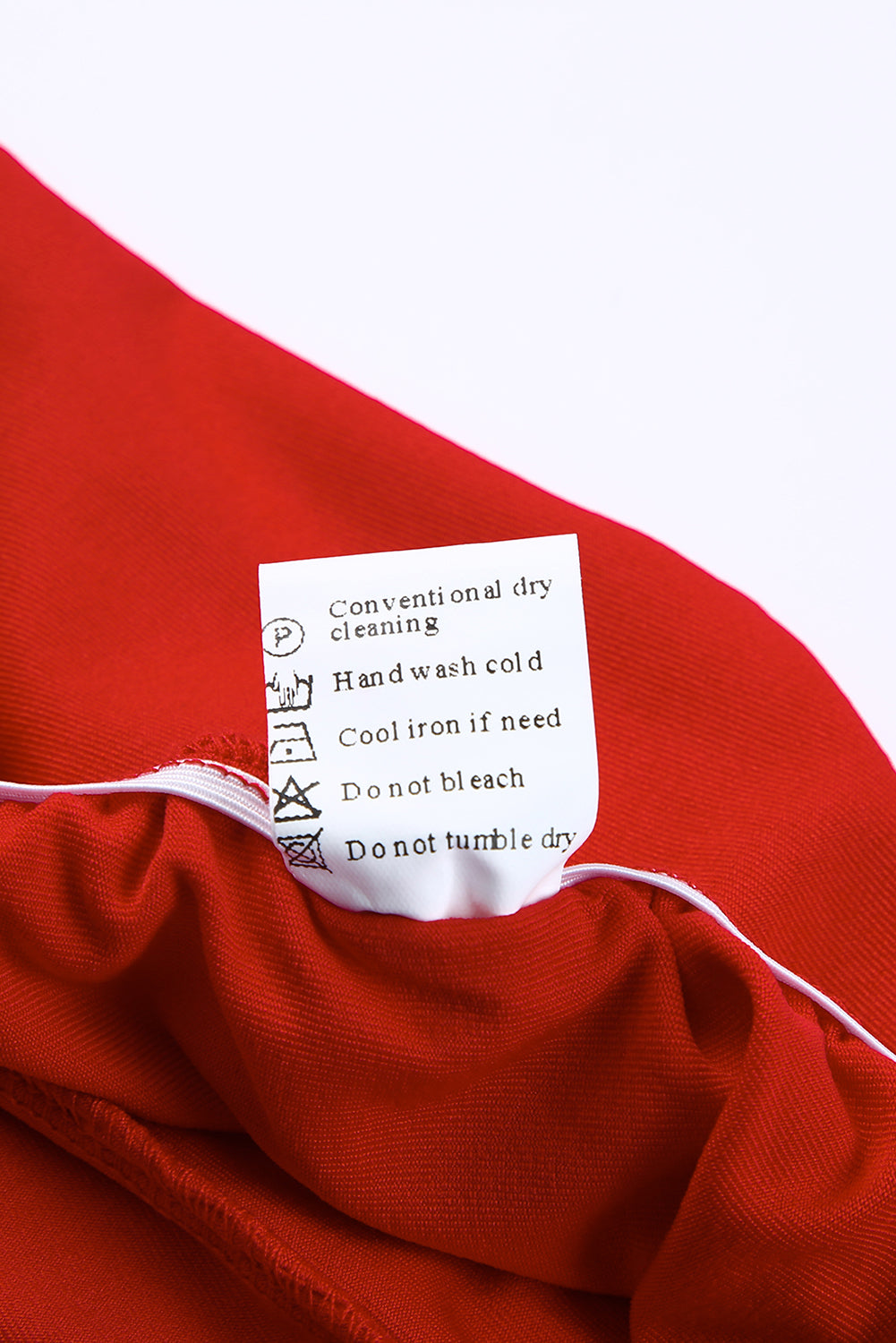 Fiorella Jurk | Rode Wikkeljurk met V-Hals, Lange Mouwen en Speelse Ruches