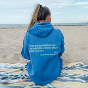 Aurelia Hoodie | "Dear Person Behind Me" Trui met Positieve Boodschap en Comfortabele Pasvorm
