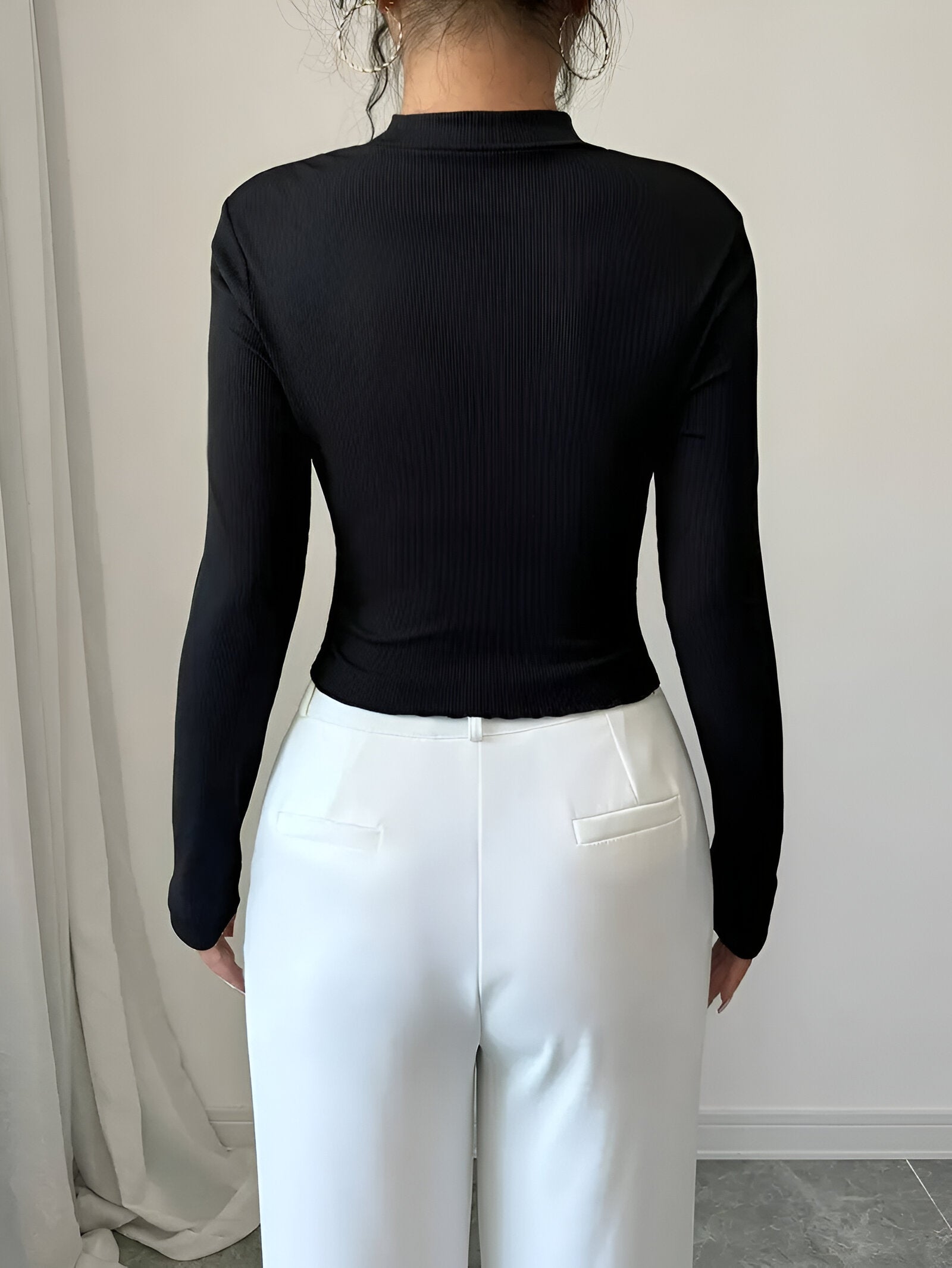 Giulia Trui | Hoge Kraag, Asymmetrische Zoom en Rozenpatroon