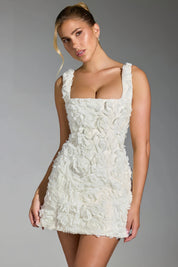 Anouk Jurk | Witte Halter Mini-jurk met 3D Bloemen en Elegante Pasvorm