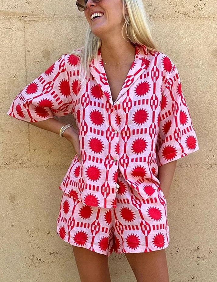 Alona_Stijlvolle_Tweedelige_Zomerset_Dames_Top_en_Shorts_met_Print2.jpg