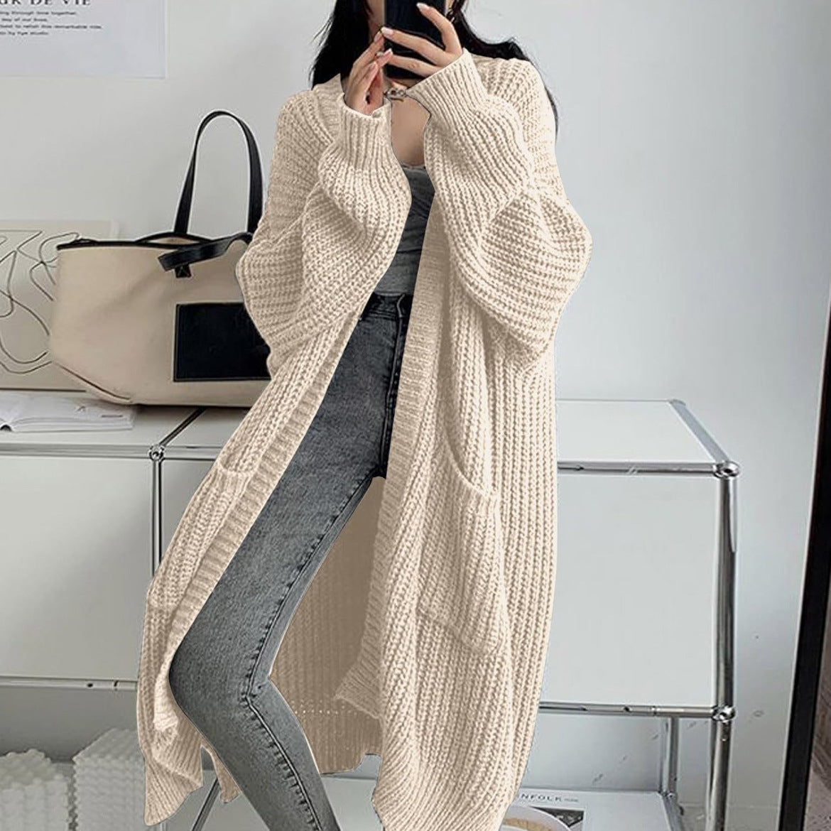Aur_lia_Knit_Lange_Gebreide_Cardigan_met_Luxe_Uistraling_Beige.jpg
