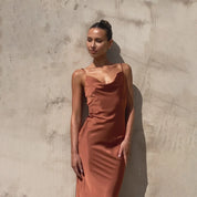 Serena Valenti | Luxe Satijnen Maxi Jurk met Cowl Neck