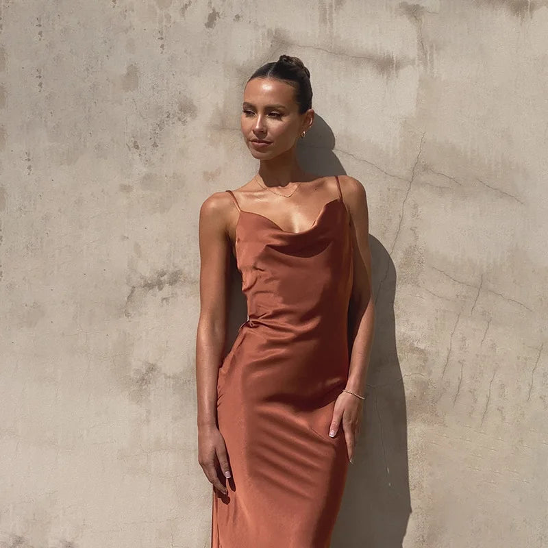 Serena Valenti | Luxe Satijnen Maxi Jurk met Cowl Neck