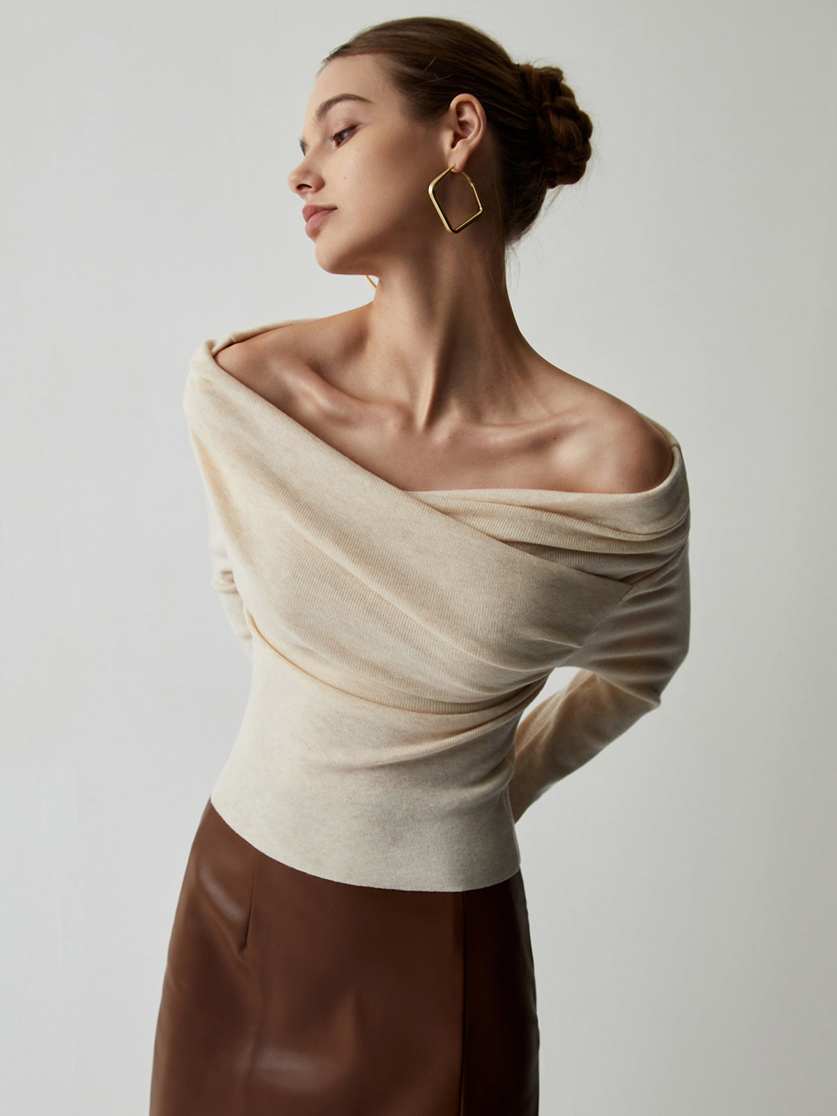 Off Shoulder Top Dames met Lange Mouwen en Slim Fit - Valentina Romano
