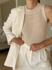 Adelaide Top | Gebreide Holle Tanktop met Opengewerkt Detail en Luchtige Pasvorm