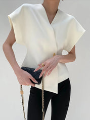Blouse Dames | Trendy V-Hals Blouse met Knopen en Korte Mouwen - Giulia Bellamore