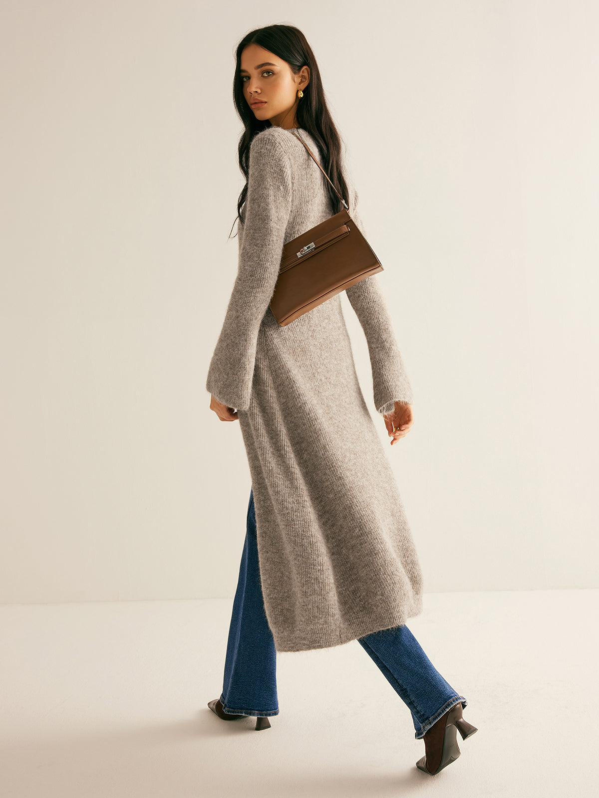 Dames midi sweater jurk met V-hals en split - Valentina Bellamore