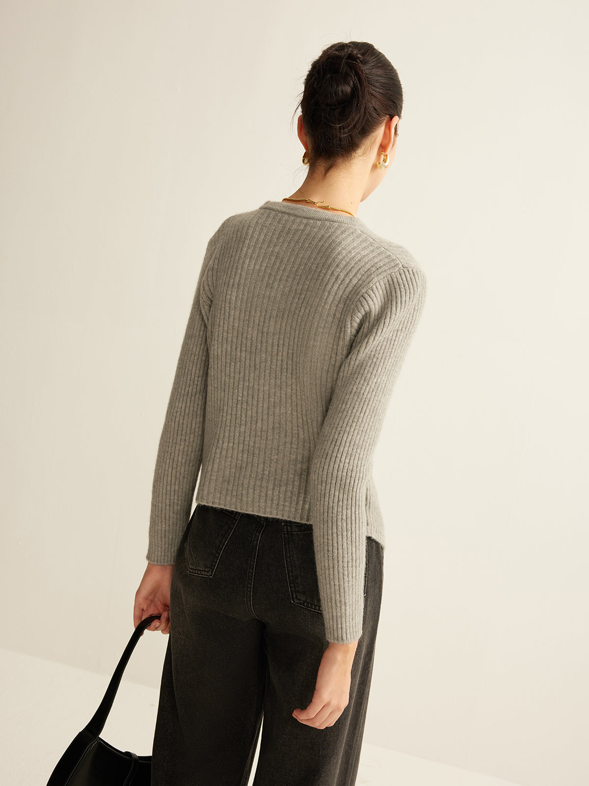 Beige dames fijngebreid vest met knopen en split - Alessia Fiora