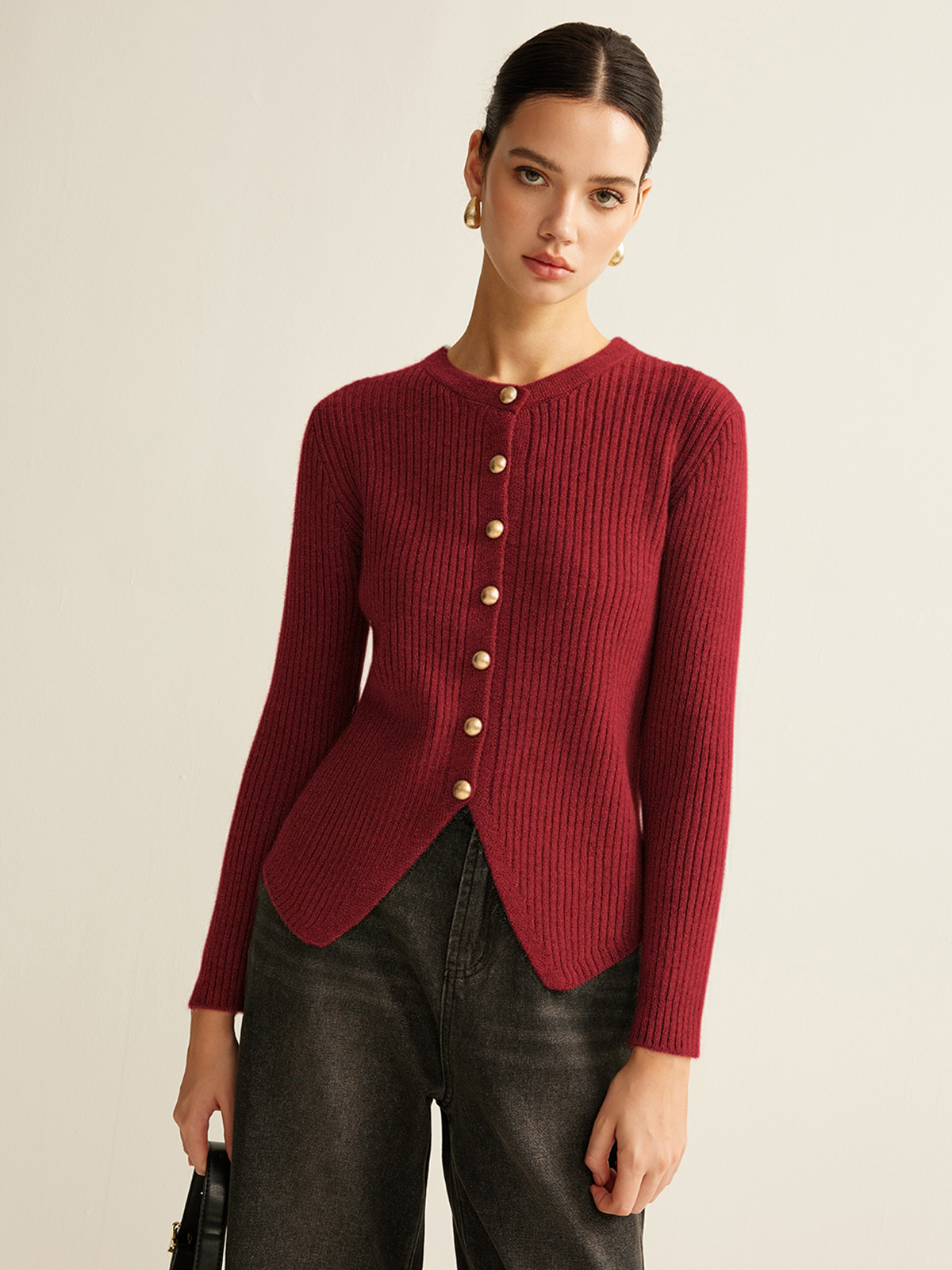 Beige dames fijngebreid vest met knopen en split - Alessia Fiora