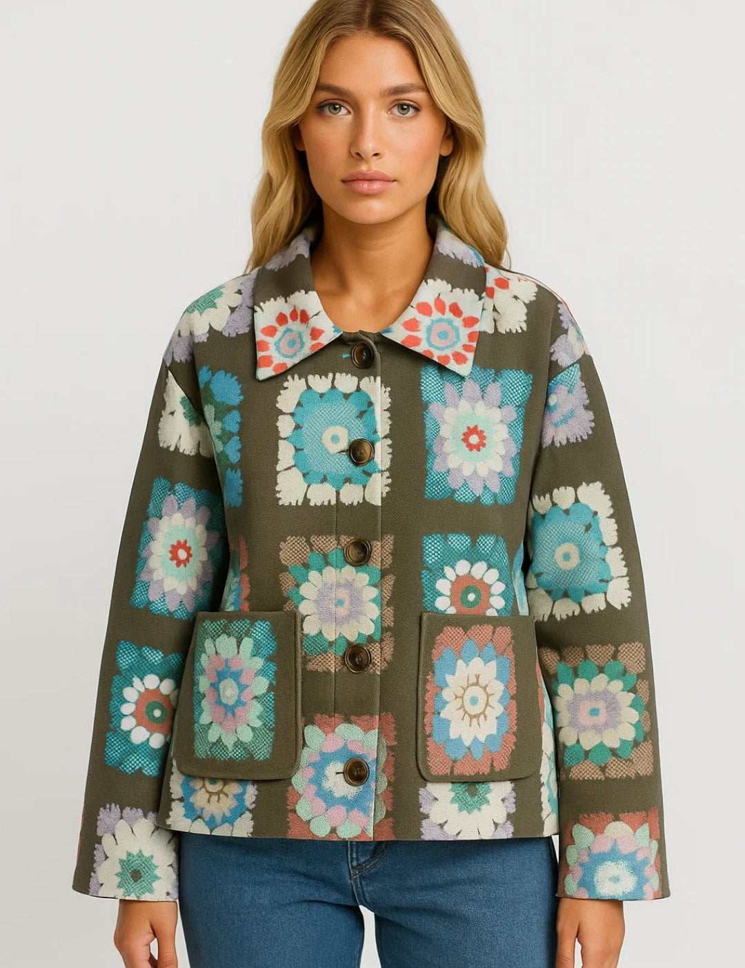 Bloemenprint_Jas_Korte_Damesjas_met_Knoopsluiting_Comfortabele_Pasvorm3.jpg
