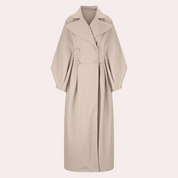 Adira Jas | Getailleerde Winterjas met Double-Breasted Design en Volumineuze Mouwen